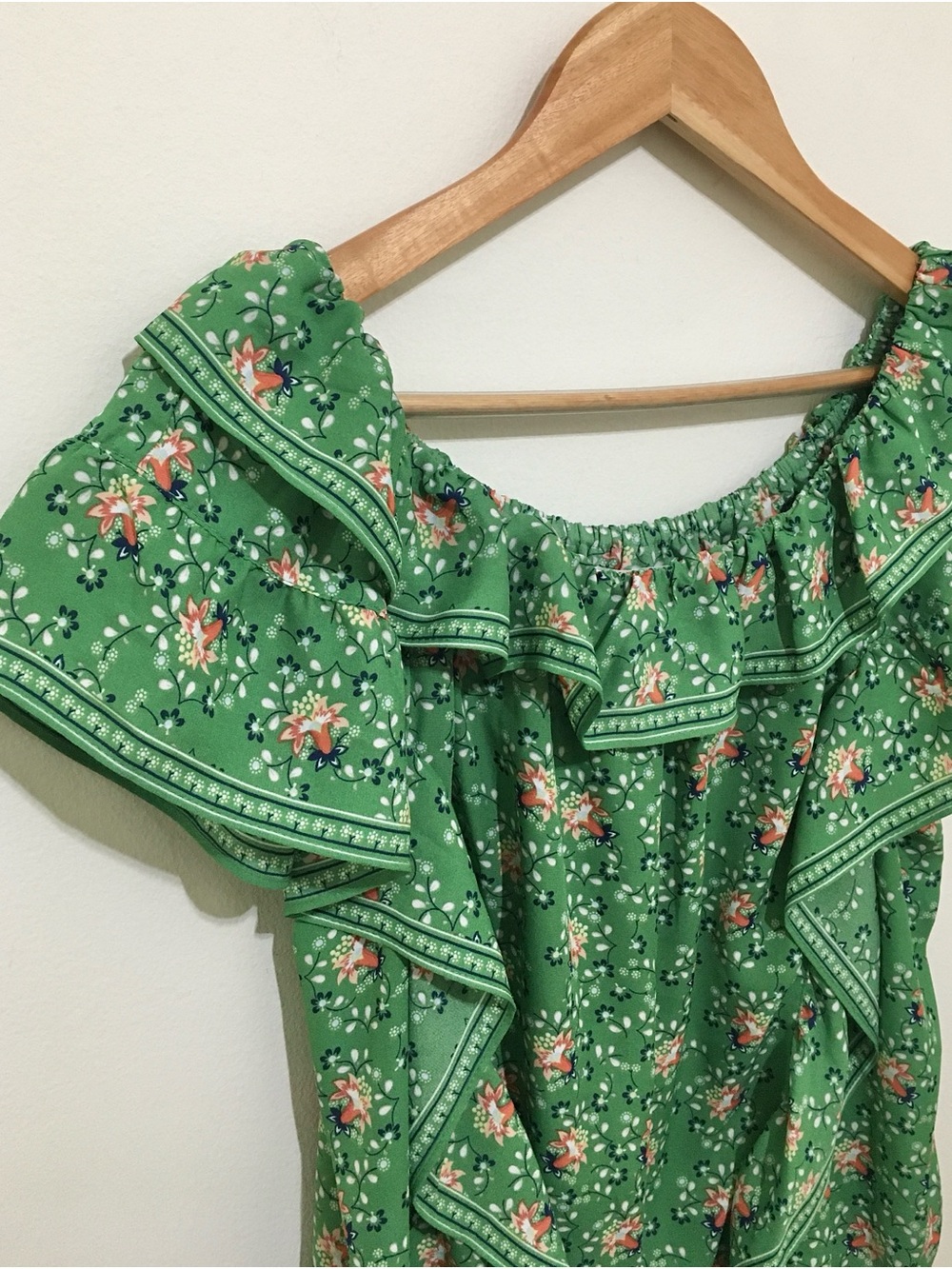 Green Floral Off-Shoulder Ruffle Top - Picture 2 of 6